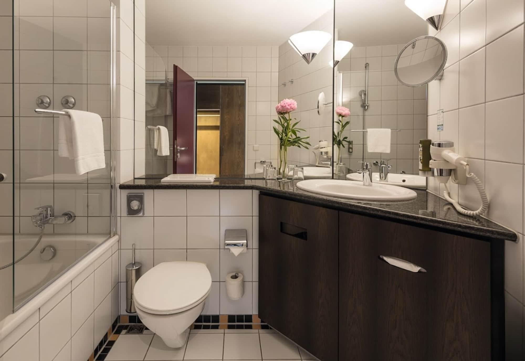 Parkhotel Schmid Adelsried Екстер'єр фото
