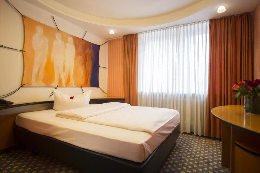 Parkhotel Schmid Adelsried Екстер'єр фото